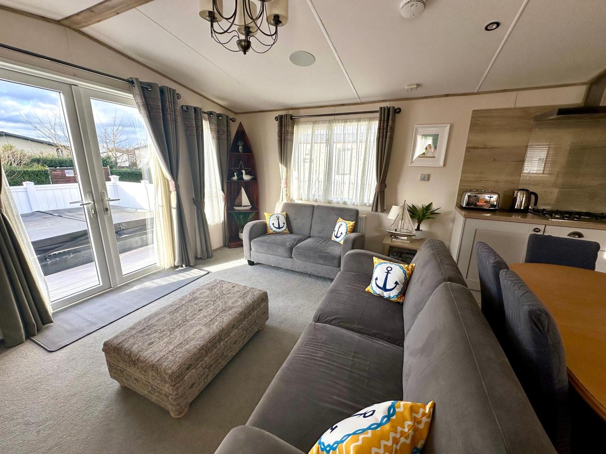 The Boat House, Hot Tub Lodge Южен Сърни Екстериор снимка